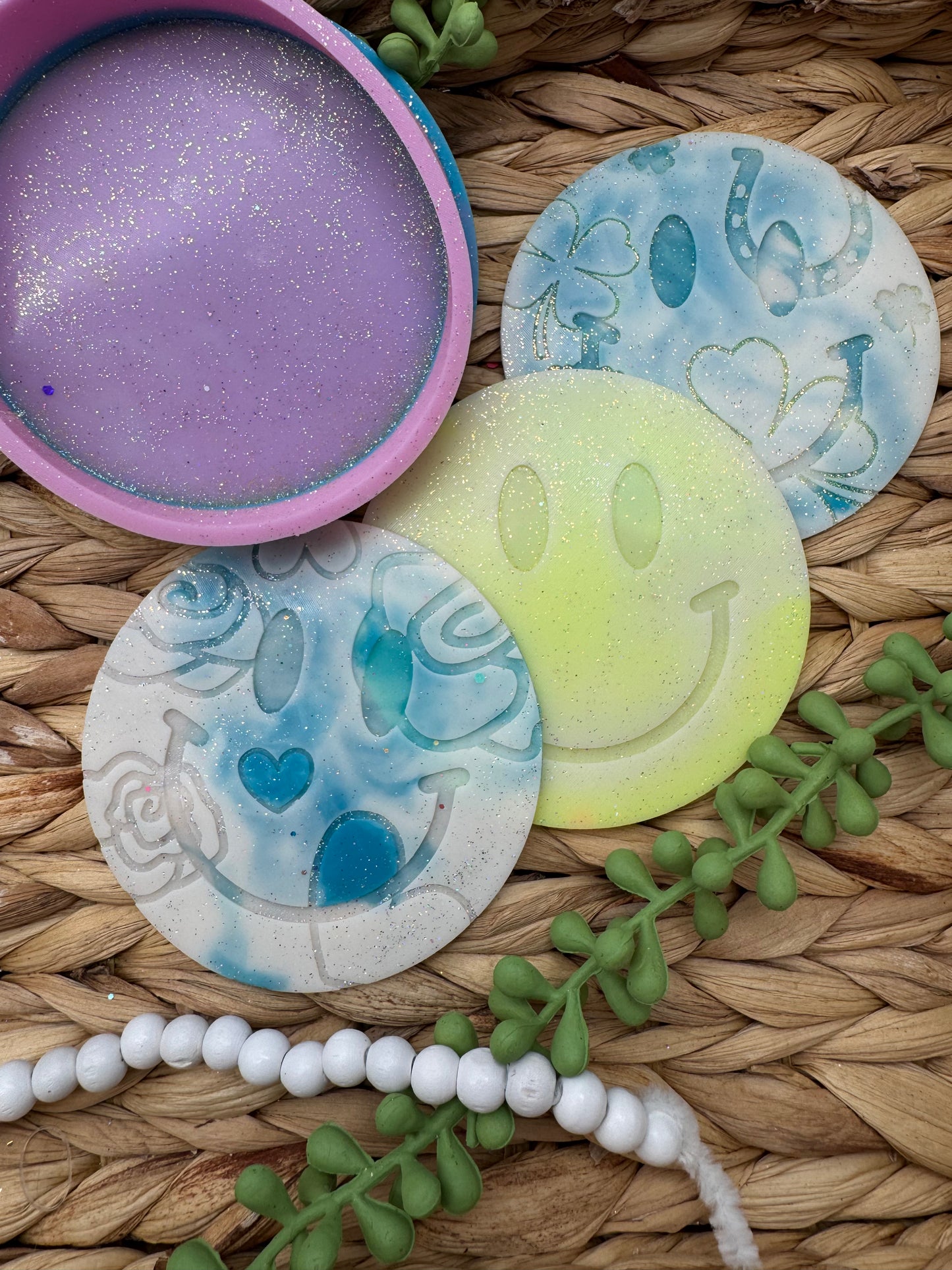 Round Base with Smile Inserts Rose, St. Patrick, & Plain - USED - Retail by Hales