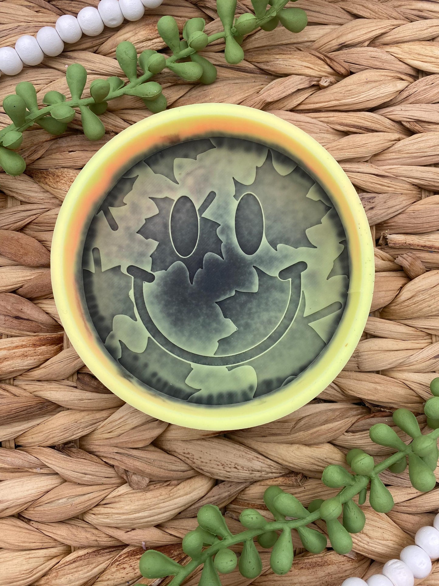 Smile Leaf Mold