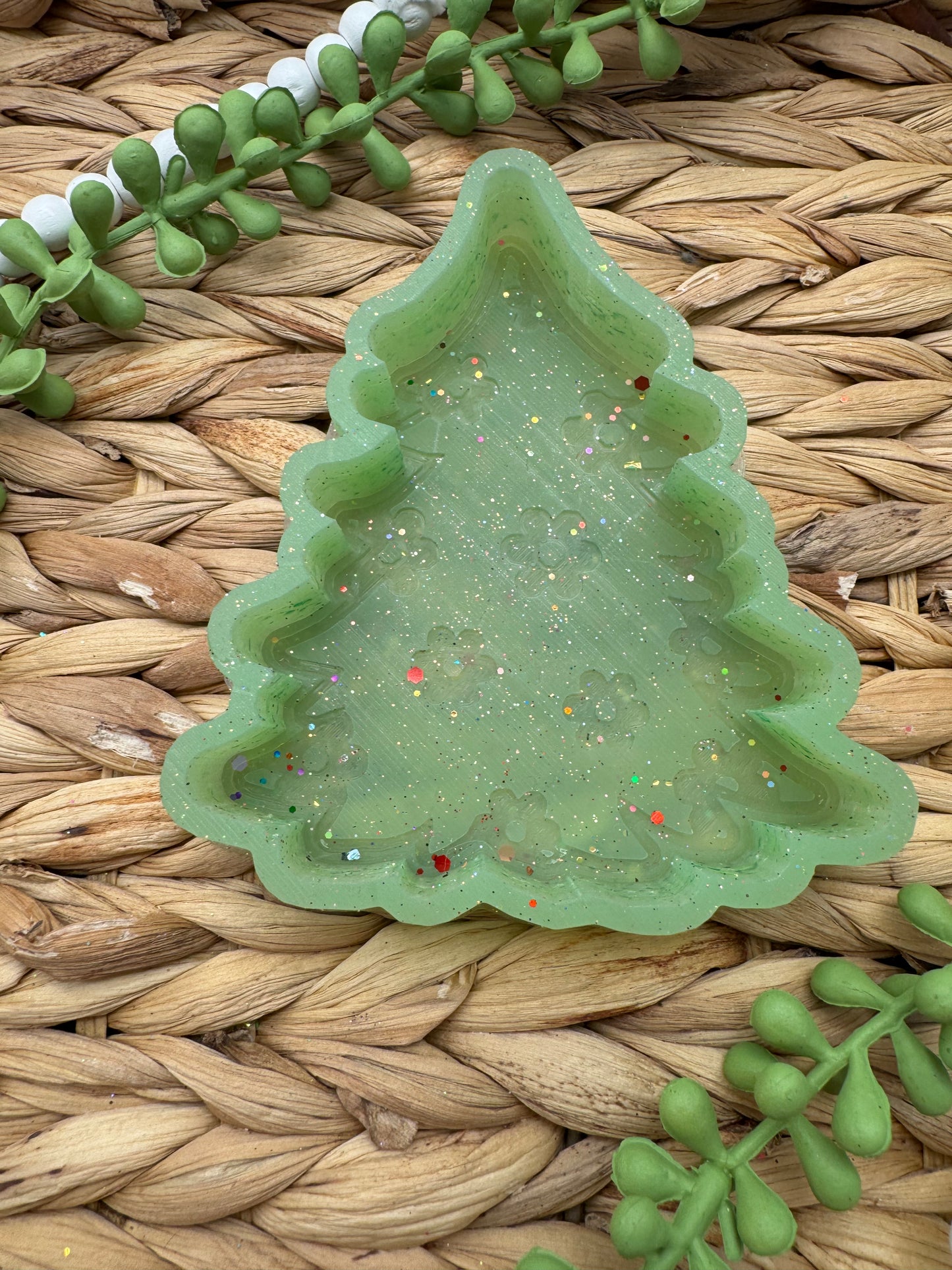 Christmas Floral Tree - USED -Natollie