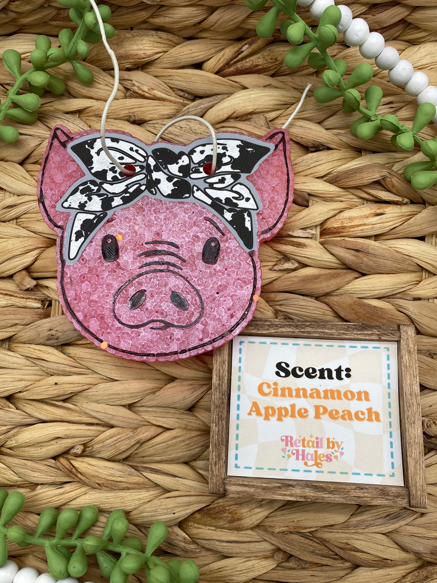 133- Pig with Bow Western Animal - Cinnamon Apple Peach