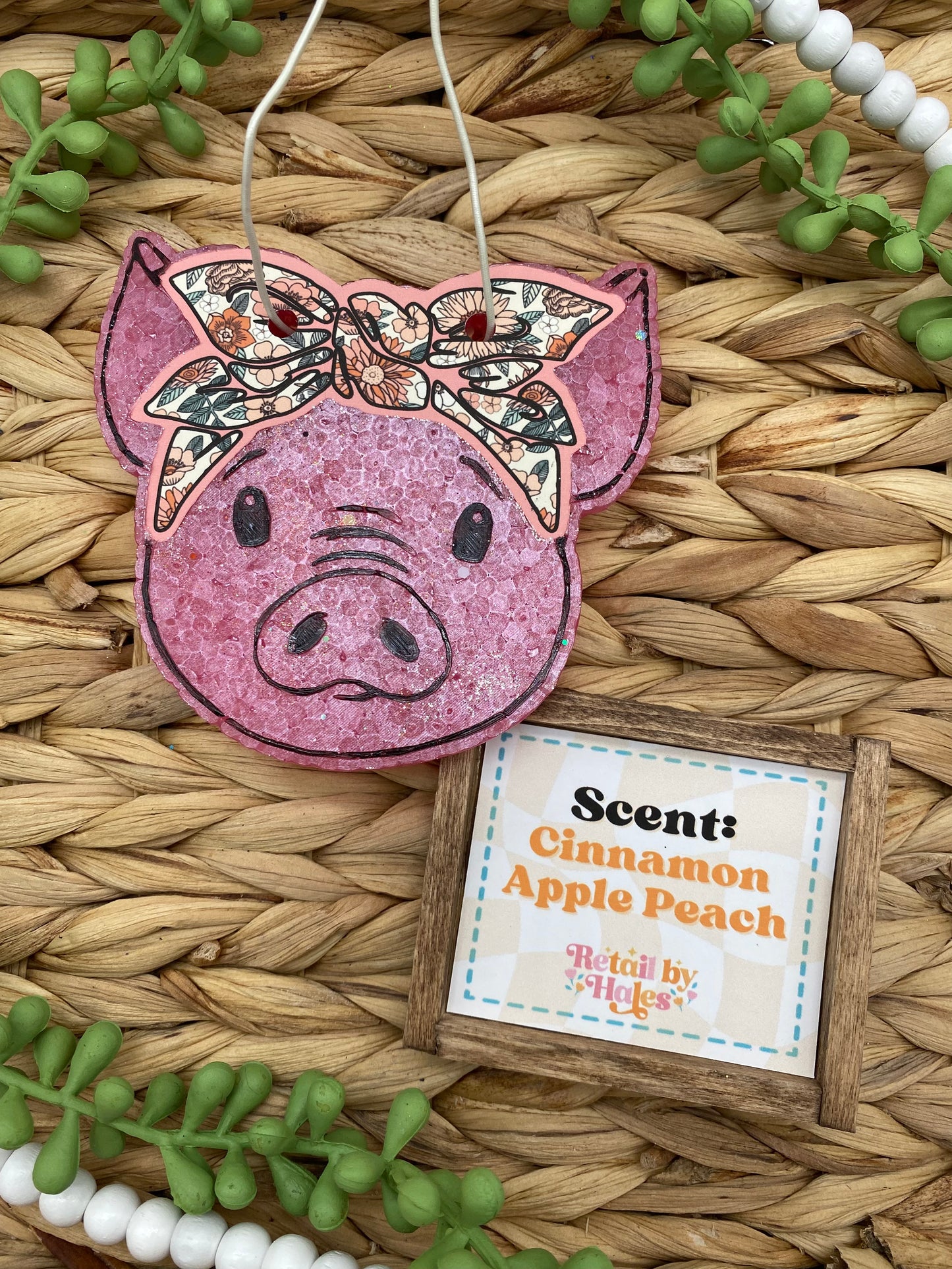 139- Pig with Bow Western Animal - Cinnamon Apple Peach