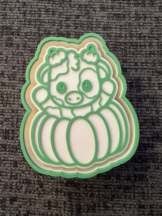 Cow in pumpkin Freshie Mold, western freshie molds, pie freshie mold, fall freshie mold, pumpkin freshie mold, cute highland cow mold